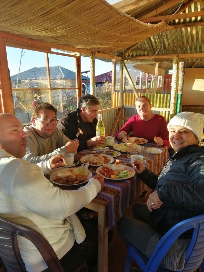 Urosfood & Titiqaqa Lodge エクステリア 写真